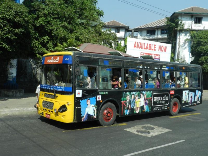 Bus in Rangun