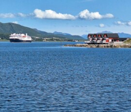 Stokmarknes, unser Schiff kommt
