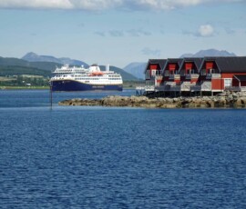 Stokmarknes, unser Schiff kommt