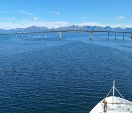 Schifffahrt Stokmarknes - Svolvaer, Hadselbrücke