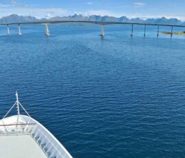 Schifffahrt Stokmarknes - Svolvaer, Hadselbrücke