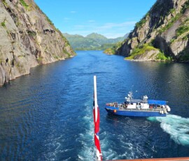 Schifffahrt Stokmarknes - Svolvaer, im Trollfjord