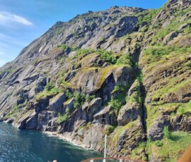 Schifffahrt Stokmarknes - Svolvaer, im Trollfjord