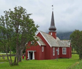 Auf den Lofoten, die Falkstad-Kirche